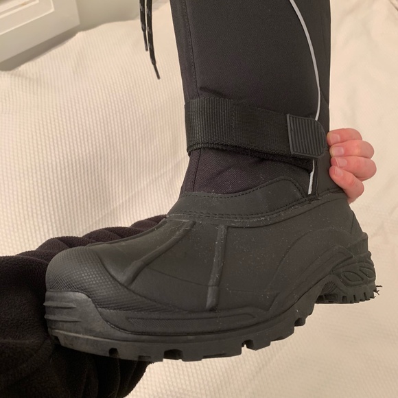 NEW. Warm Waterproof Winter Boots for Men - Picture 6 of 10